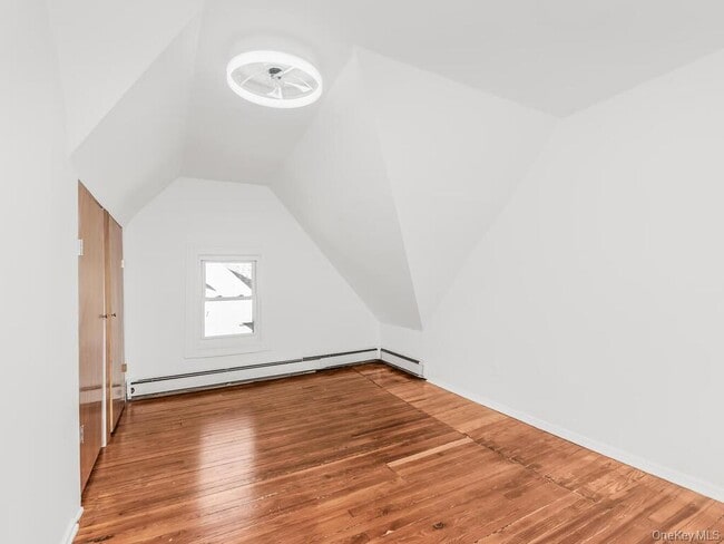 Building Photo - 552 N Broadway