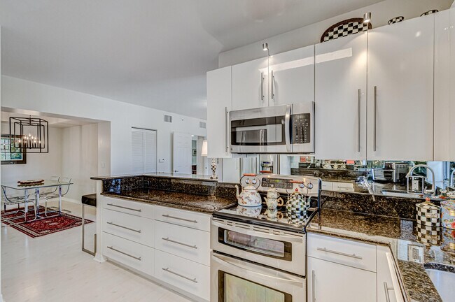 Building Photo - 4801 PGA Boulevard