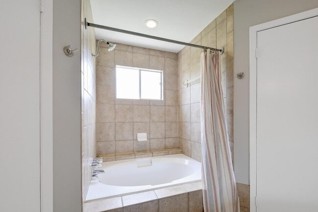 Building Photo - 6307 Smith Oak Trail
