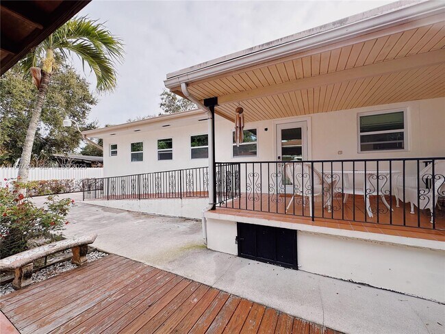 Building Photo - 3051 NW 14th St