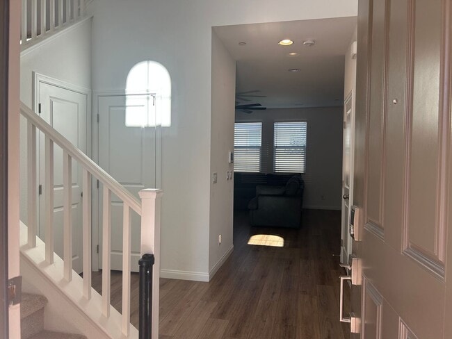 Building Photo - Beautiful 2 story home in Skye Canyon