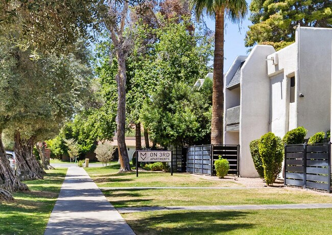 Building Photo - 302 E Monte Vista Rd