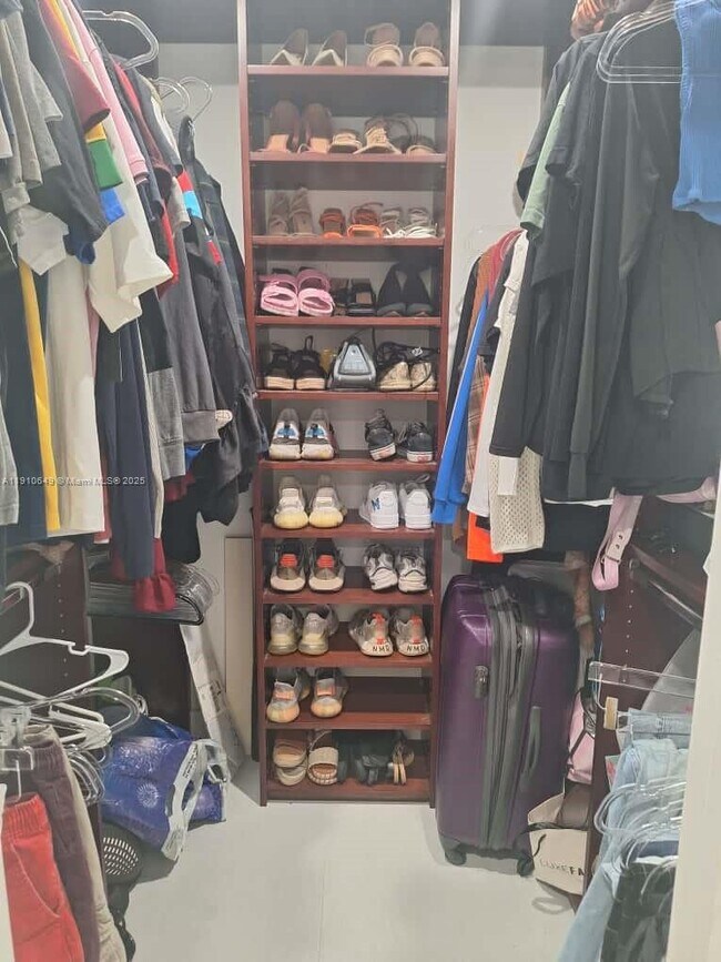 Building Photo - 13437 SW 44th Ln