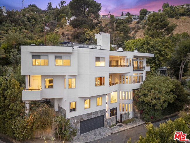 Building Photo - 8507 Franklin Ave