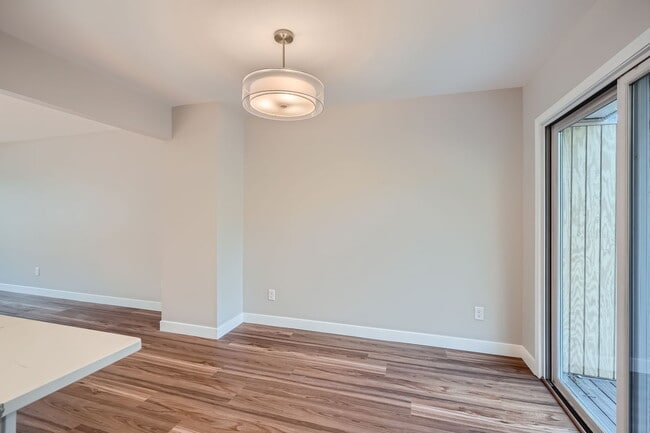 Building Photo - 7290 Bagpipe Blvd