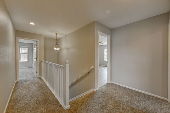 Building Photo - 5 bedroom, 4 bath home with 2 car attached garage