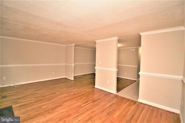 Building Photo - 118 Middle Point Ct
