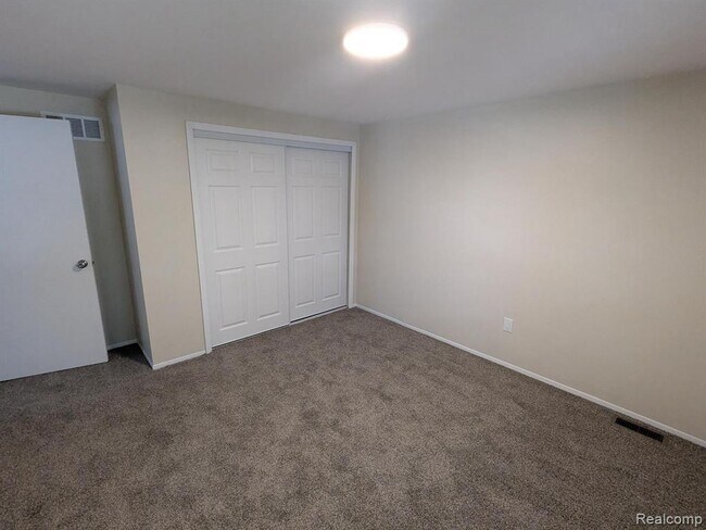 Building Photo - 1344 Revere Dr