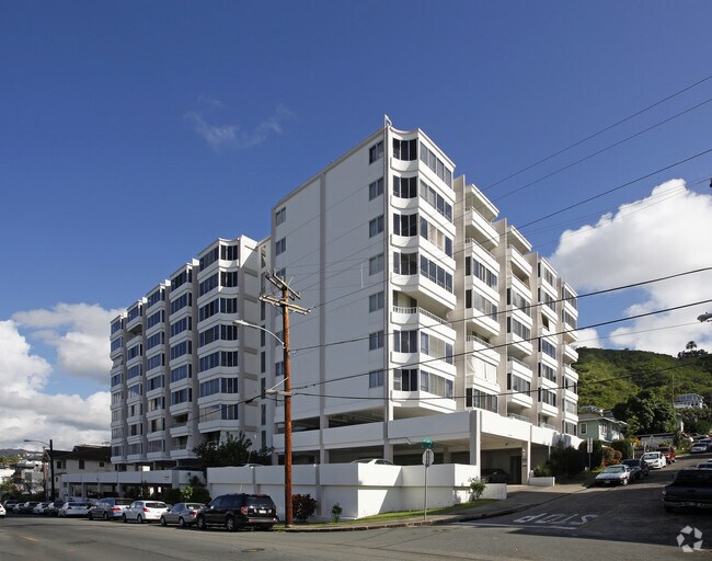 Primary Photo - The Magellan