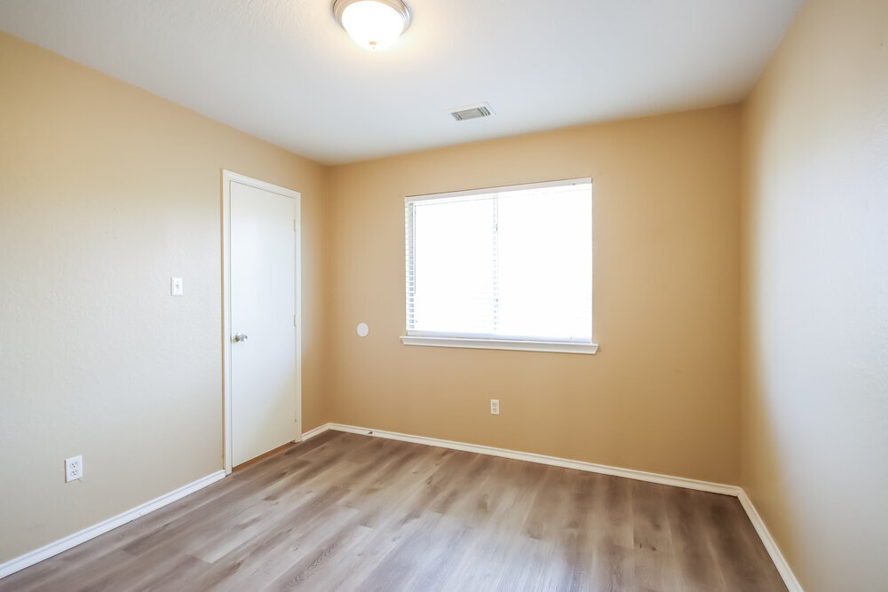 Building Photo - 2610 Heather Knoll Dr