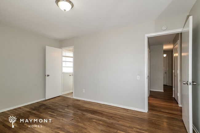 Building Photo - 1814 Millshire Dr