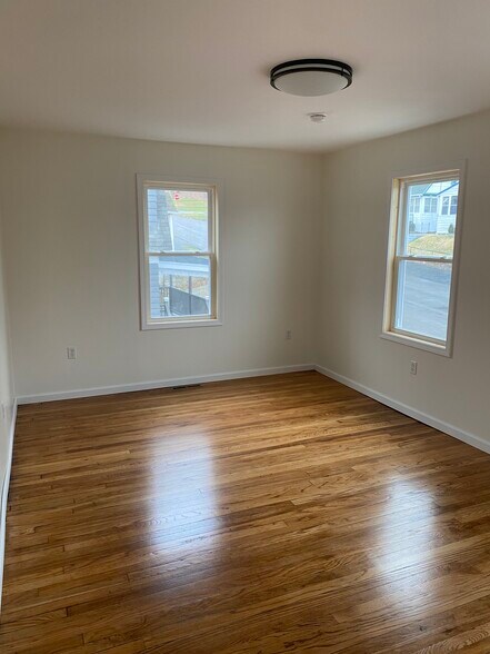 Building Photo - 241 Markland Ave