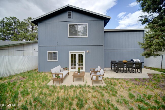 Building Photo - 480 N 6th Dr