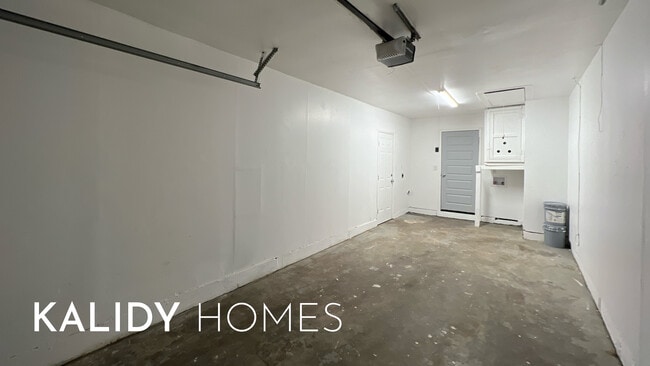 Building Photo - 1433 SW 60th St