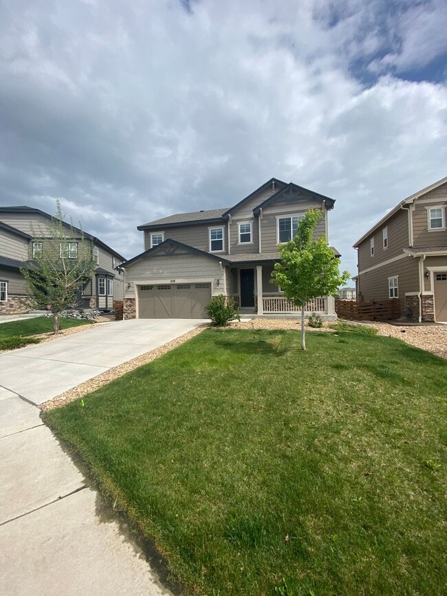 Building Photo - Lovely 4 Bedroom/3 Bathroom Erie Home - Available June!!