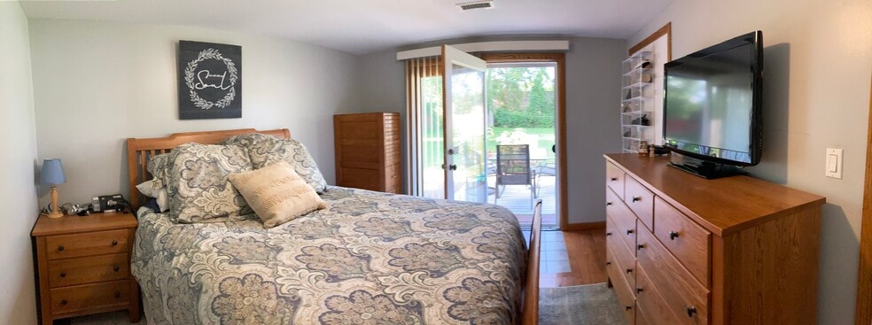 Building Photo - 165 Thistle Lea