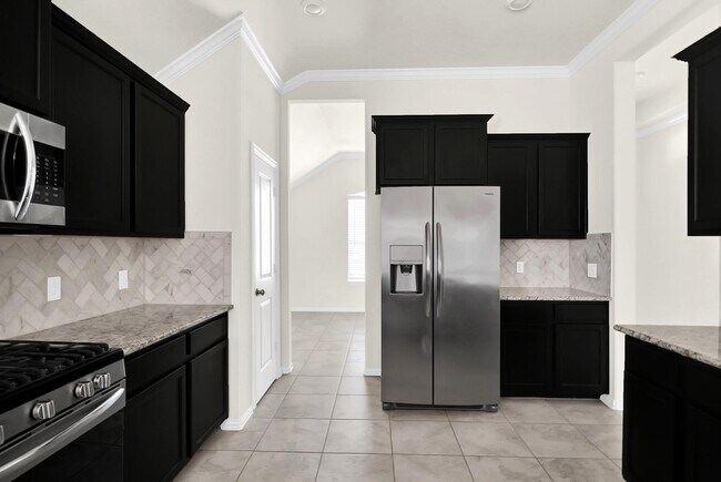 Building Photo - 18788 Laurel Hills Dr