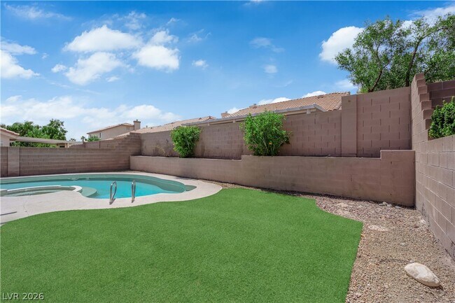 Building Photo - 3733 Horseshoe Mesa St