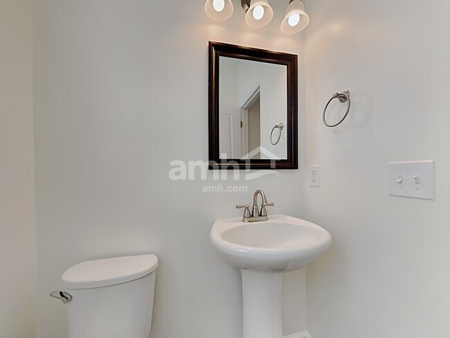 Building Photo - 136 Marinella Dr