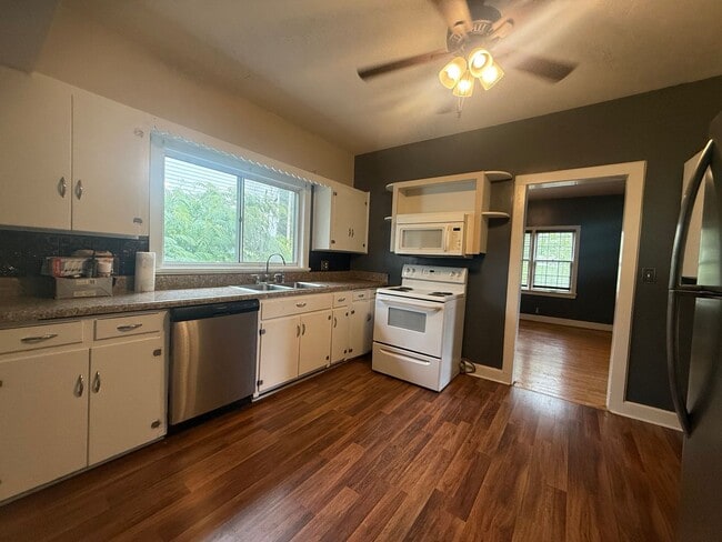 Building Photo - 3 Bedroom 1 Bathroom Home in Greeneville, TN