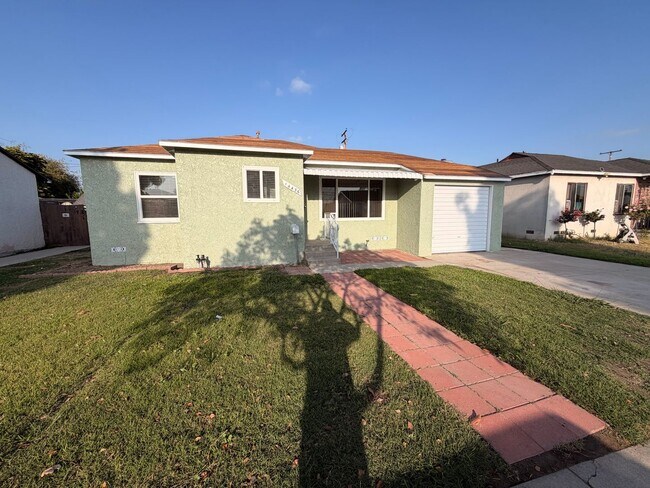 Building Photo - Remodeled 3 Bedroom Norwalk House For Rent!