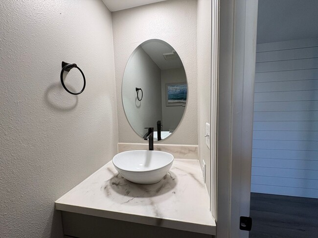 Building Photo - Beautiful 4 Bed 3 Bath Home!!!