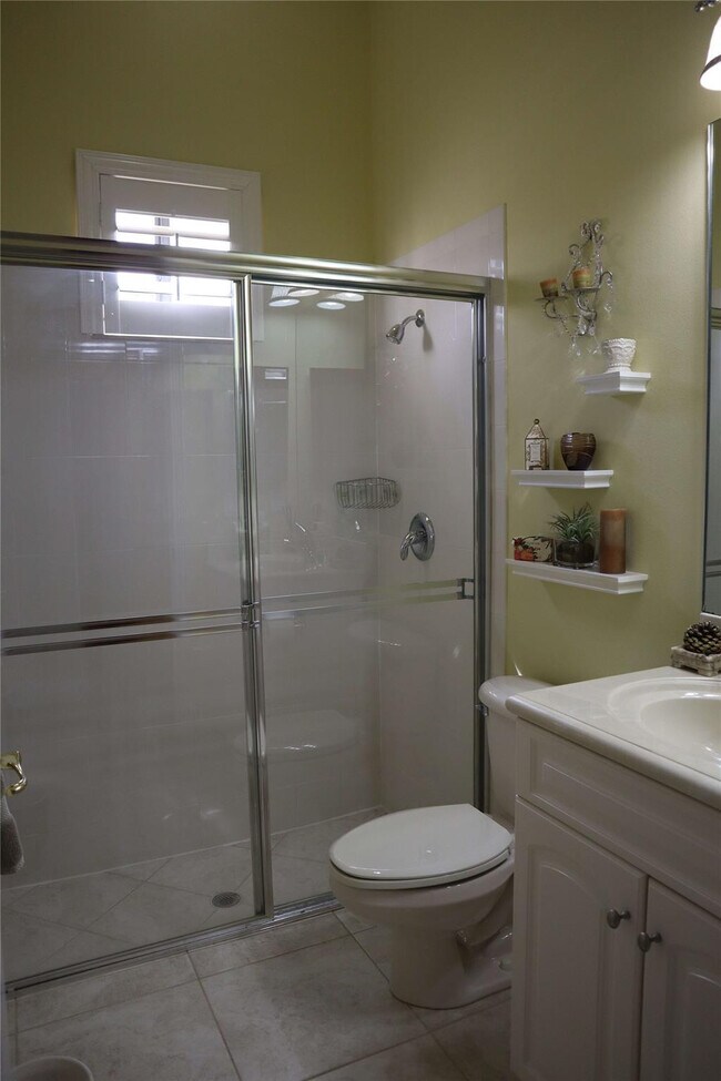 Building Photo - 6810 Fabiano Cir