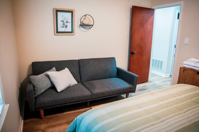 Building Photo - 3232 Logan Pl