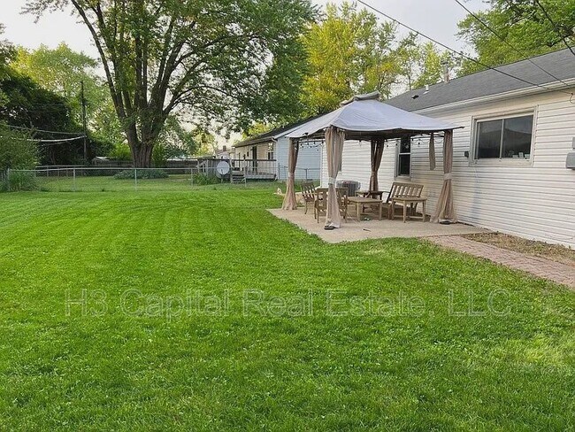 Building Photo - 115 Alice Dr