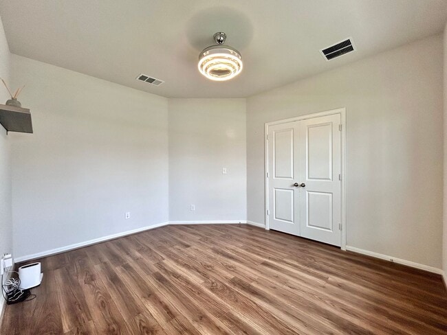 Building Photo - 208 Azalea Spgs Rd