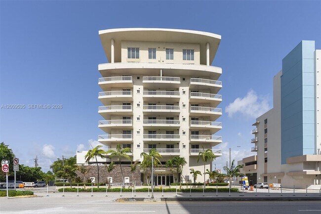 Building Photo - 2400 SW 27th Ave