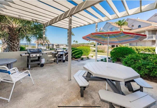 Building Photo - 610 Windrush Bay Dr