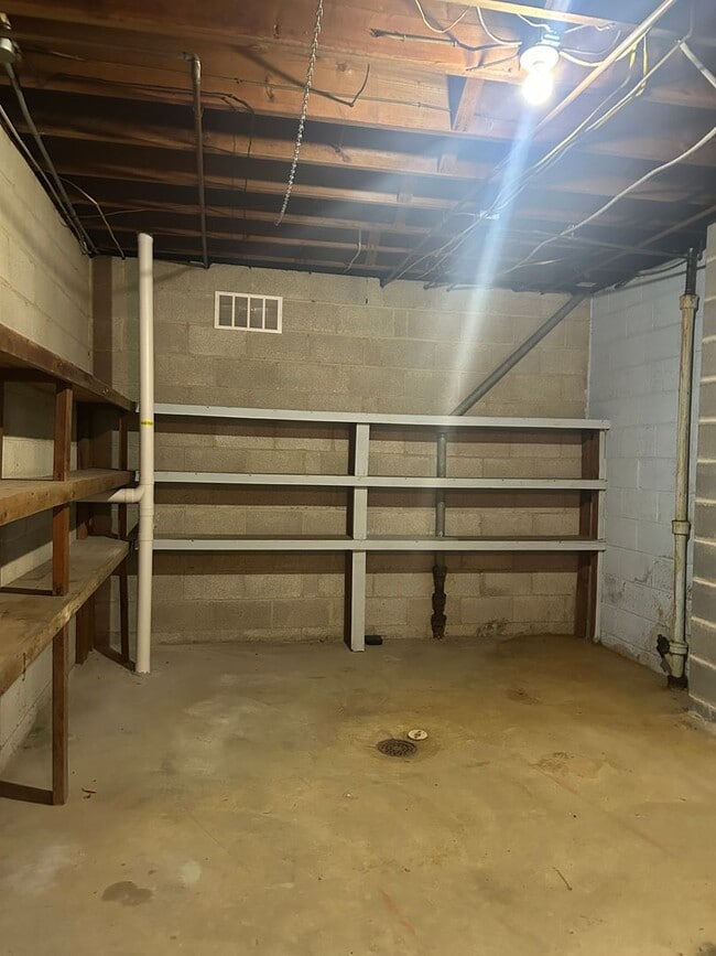 Building Photo - 1300 Chapel Dr