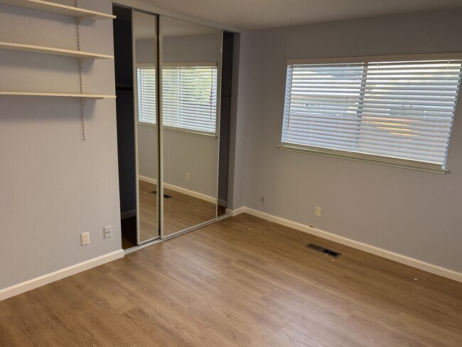 Building Photo - Highly Sought Somerset Highlands Beautiful Home