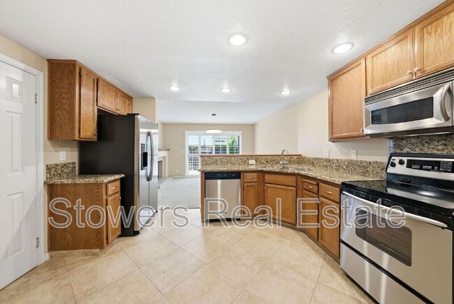 Building Photo - 350 Bellflower Dr