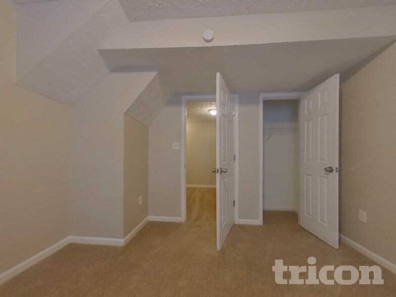 Building Photo - 431 Bridgeport Pl