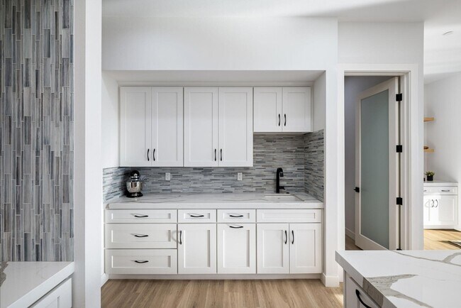 Building Photo - 66801 Verbena Dr