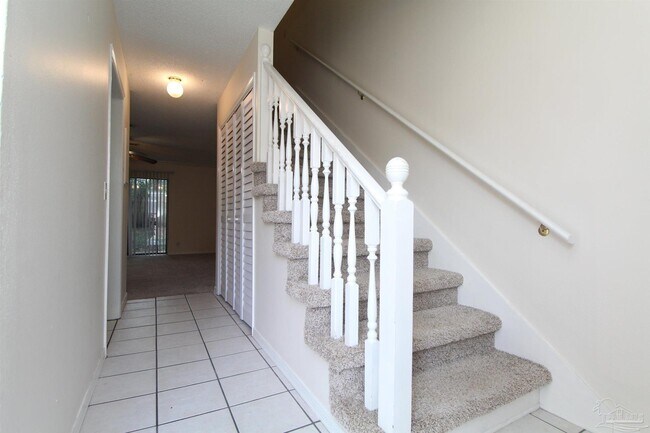 Building Photo - 10150 Vixen Pl