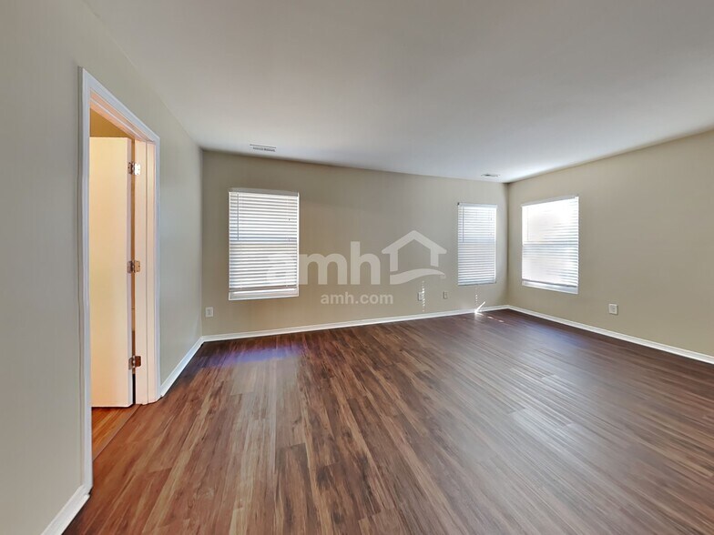 Building Photo - 503 Ravenstone Ln