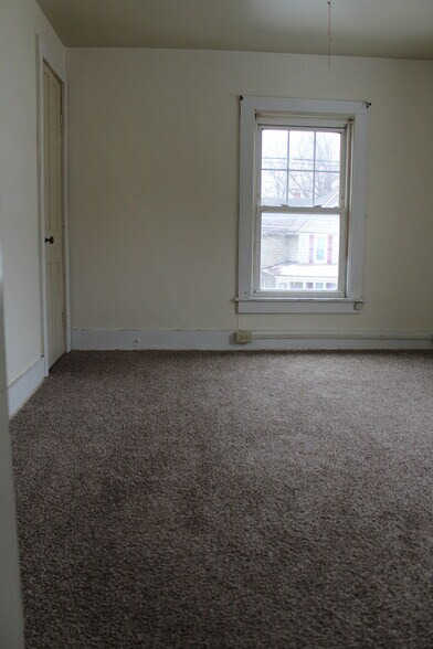 Building Photo - 436 Cross St