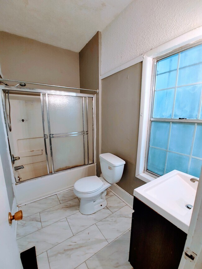 Building Photo - 232 Cansler Ave