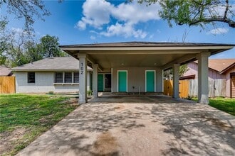 Building Photo - 102 Nicole Cove