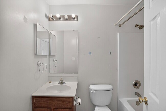 Building Photo - 46090 Maria Way