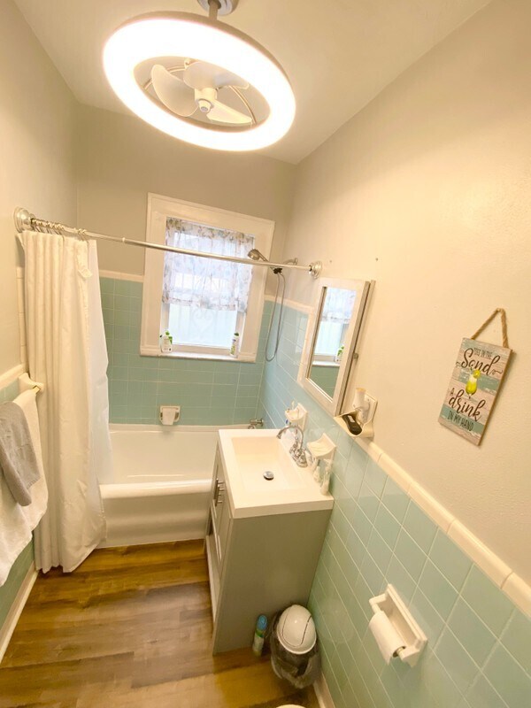Building Photo - 412 N Peninsula Dr