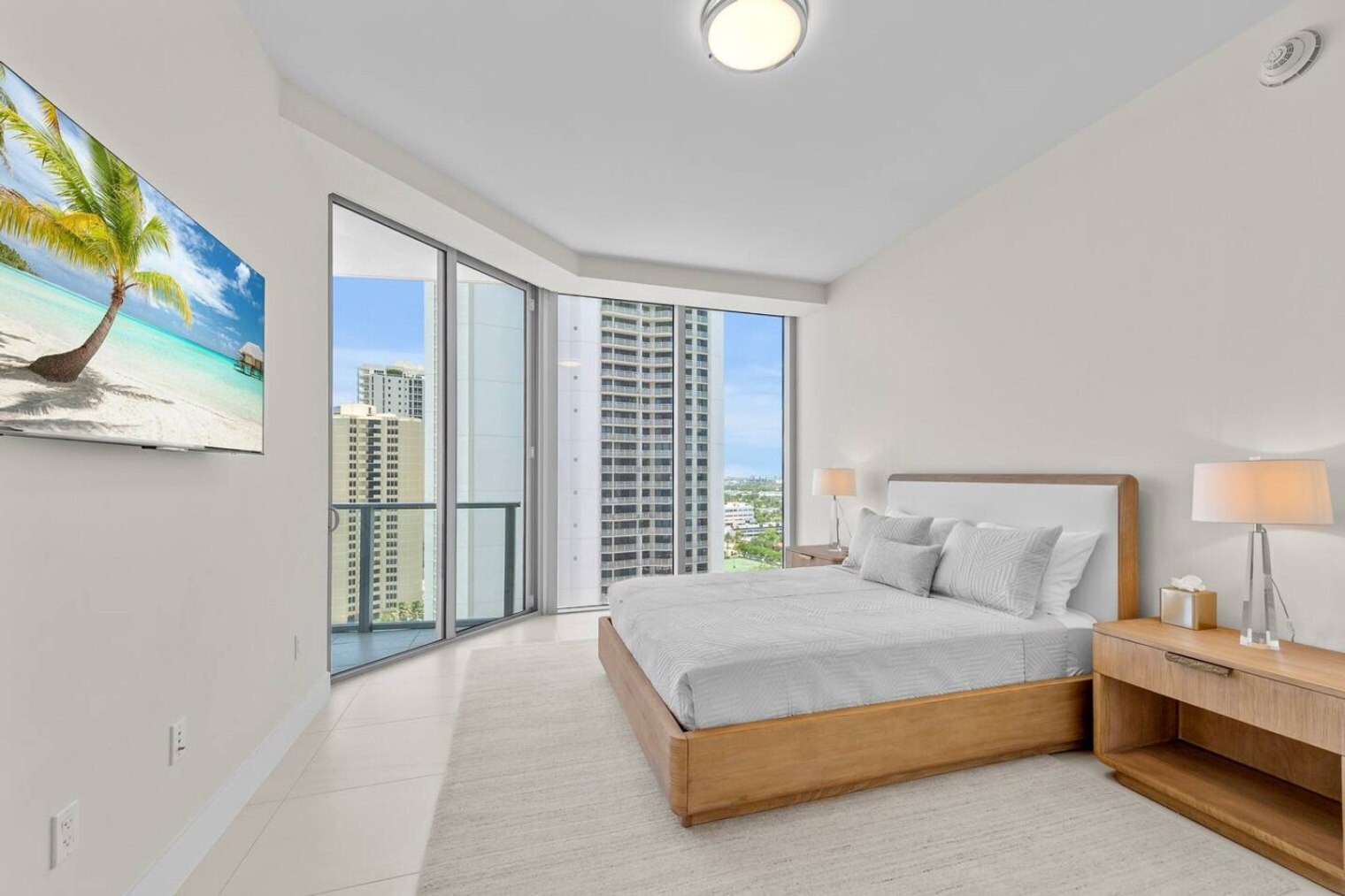 Building Photo - 3100 N Ocean Dr
