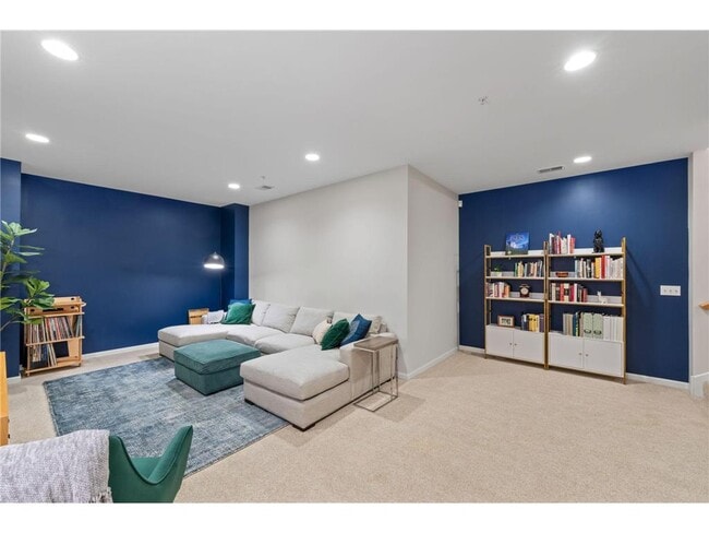 Building Photo - 1008 Portland Ave