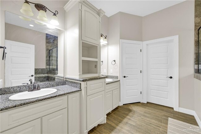 Building Photo - 33 Colvin Ave