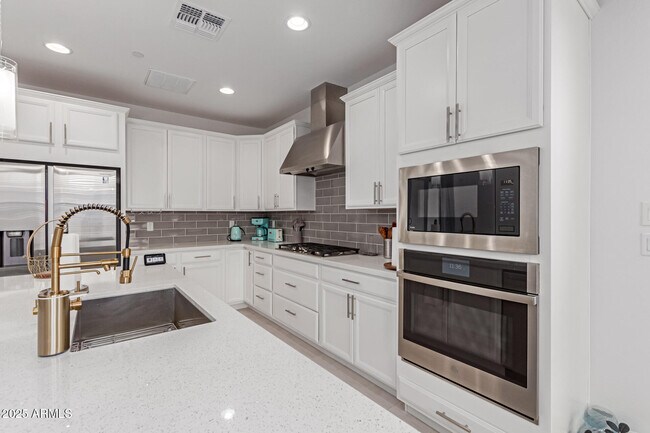 Building Photo - 1685 S Wallrade Ln