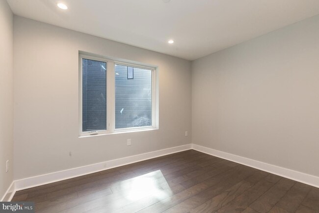 Building Photo - 1405 Frankford Ave