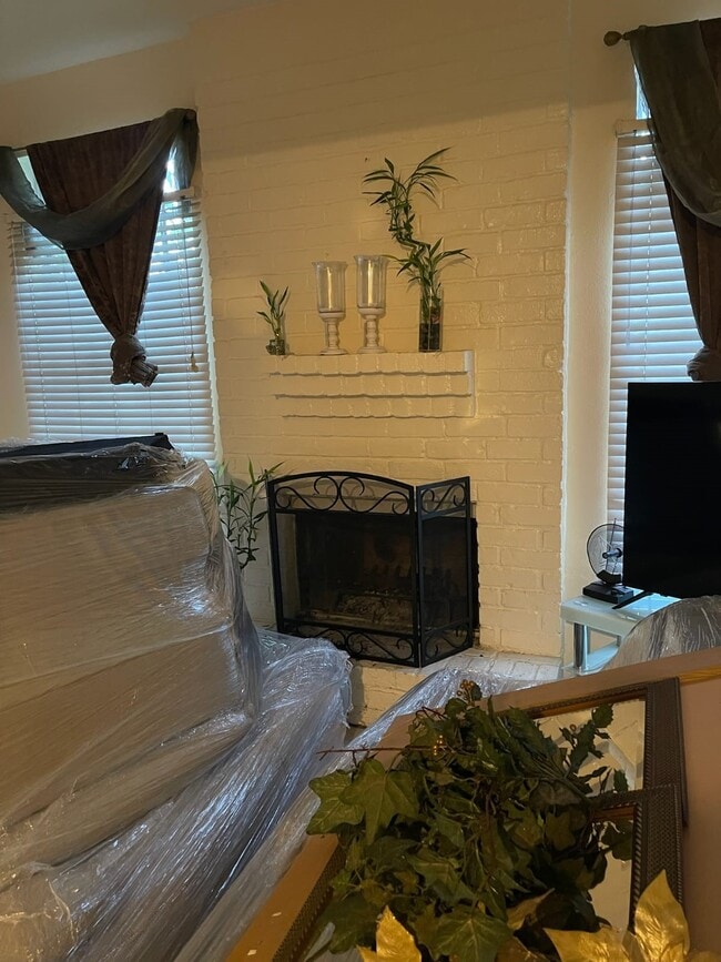 Building Photo - 708 Carol Lynn Dr